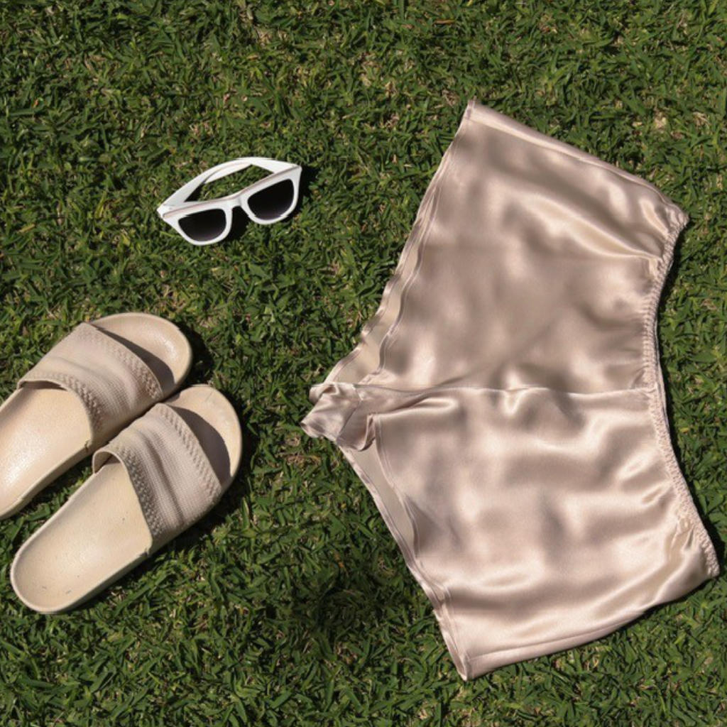 Silk dusk shorts on grass